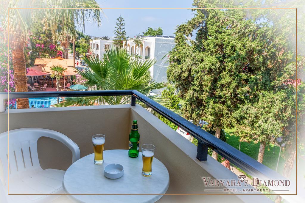 Varvaras Diamond Hotel Platanés Quarto foto